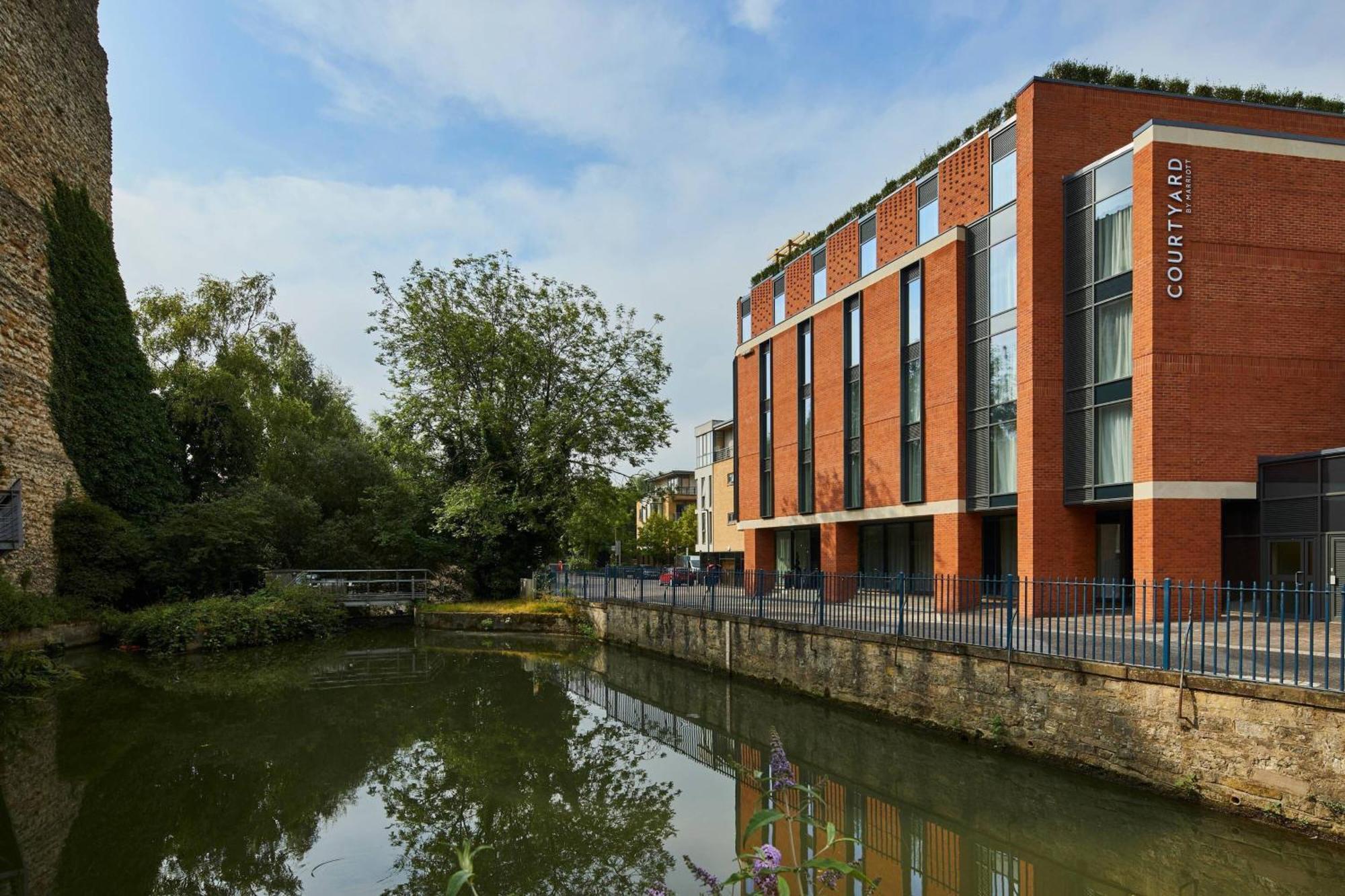 Courtyard By Marriott Oxford City Centre Extérieur photo